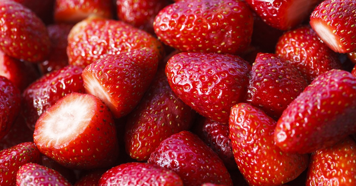 Jak rozliczyć w VAT i PIT zakup truskawek od rolnika ryczałtowego, o ile przedsiębiorca zapłacił gotówką