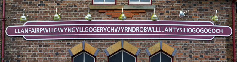 Llanfairpwllgwyngyllgogerychwyrndrobwllllllantysiliogogogoch