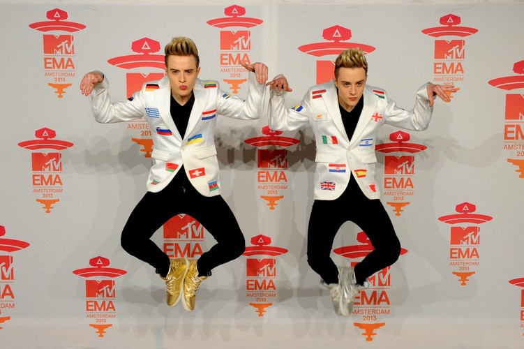 Jedward na czerwonym dywanie MTV EMA 2013