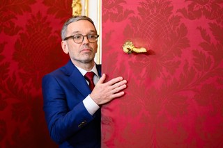 Brunatna Austria z domieszką establishmentu? Skrajna prawica może mieć problem