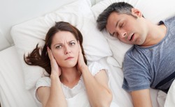 Jak poradzić sobie z chrapaniem?