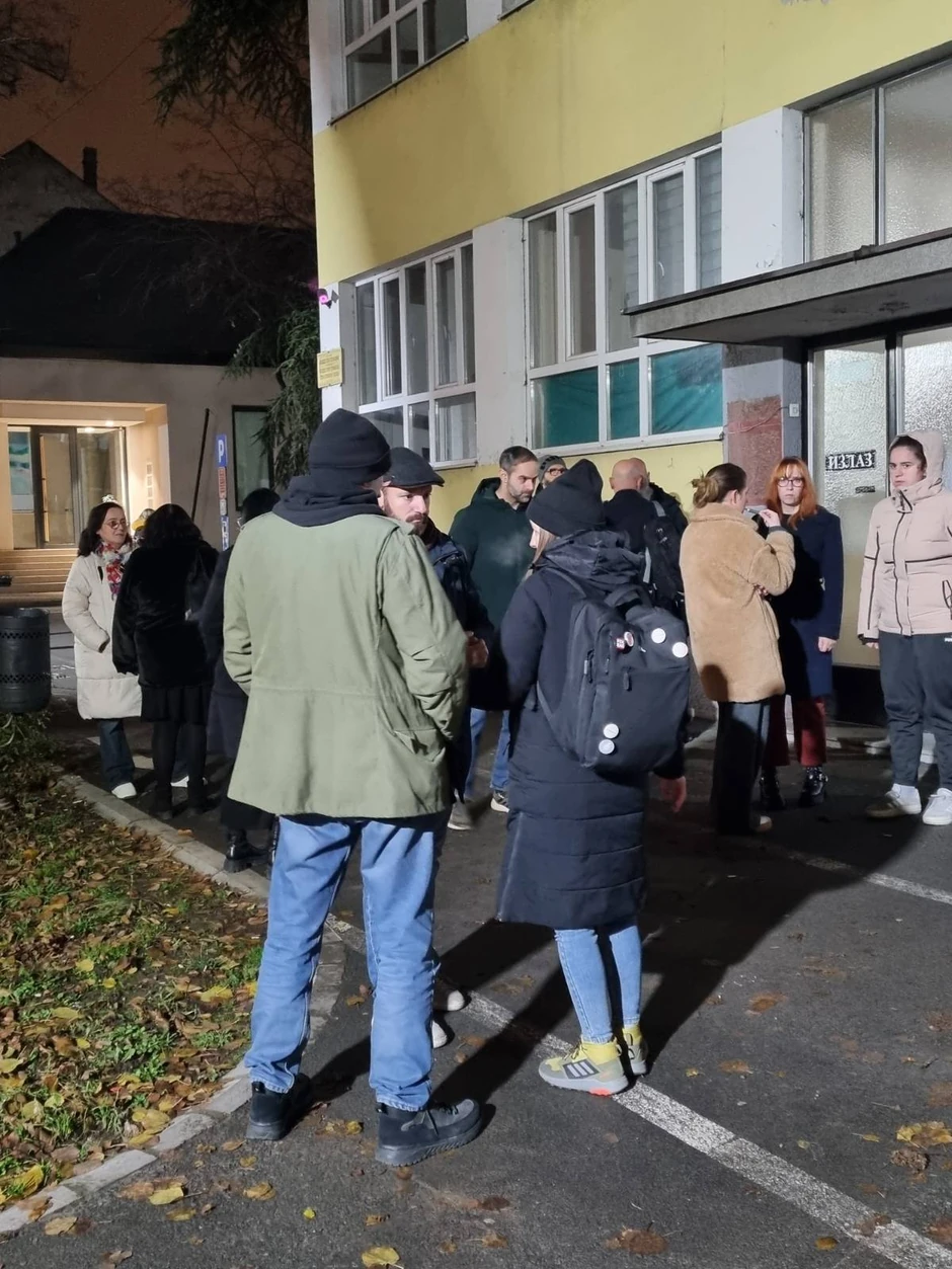 Somborci došli da podrže roditelje zlostavljane dece