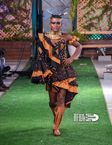 Wiyaala models, sings at Accra Fashion Week 2019