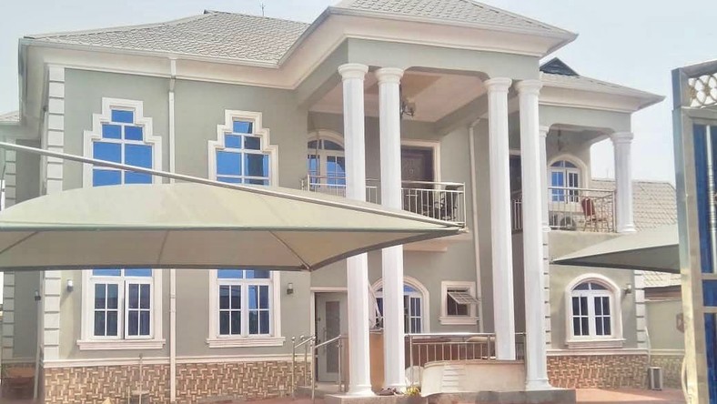 Kelechi Nwakali shows off his new house  [Instagram]