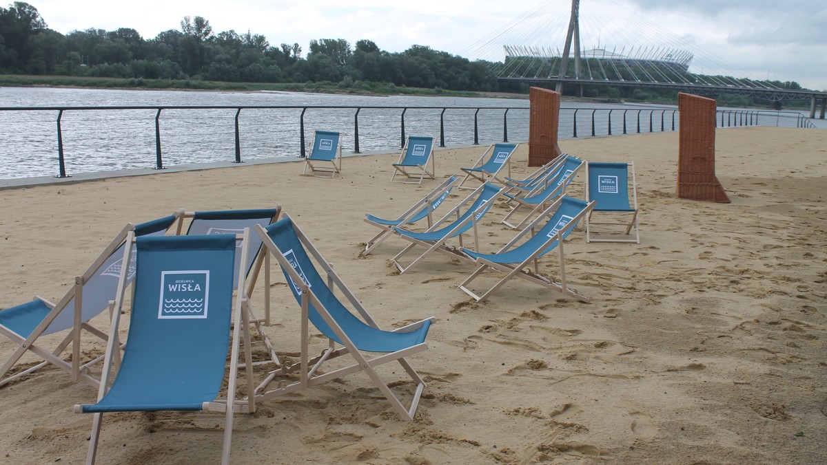 Plażowe pawilony, ławeczki, trasy spacerowe, a także przejście podziemne. To elementy kolejnego odcinka bulwarów wiślanych, który zostanie otwarty już jutro. Dzięki temu będzie można przejść już całym odcinkiem zmodernizowanego nabrzeża.