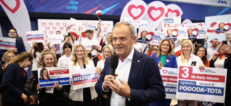 Tusk ogłosił "babciowie". Wiadomo, kiedy trafią pieniądze