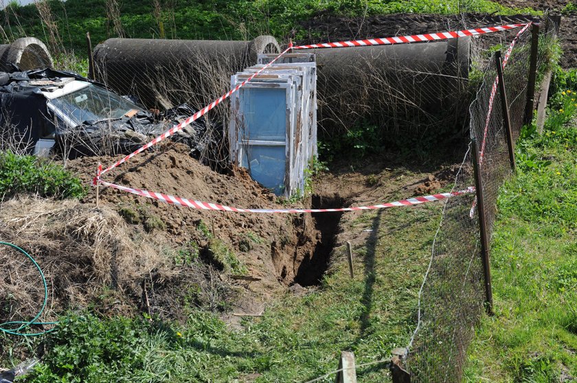 Niewidomy zabił swoją żonę młotkiem i pochował w ogrodzie