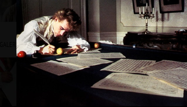 Tom Hulce jako Mozart w filmie "Amadeusz"
