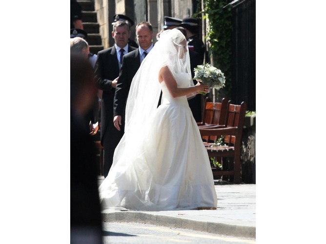 Kolejny ślub w rodzinie królewskiej. Zara Philips i Mike Tindall na ślubnym kobiercu