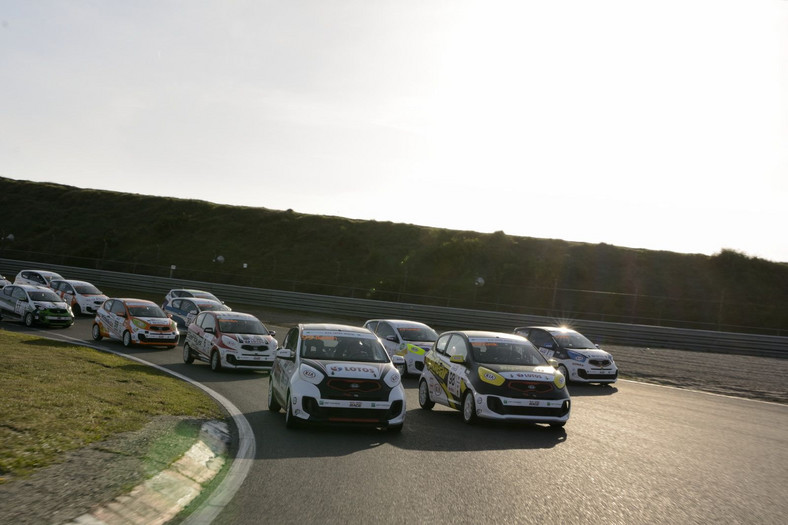 Kia Lotos Race 2015 na Slovakiaringu (19-21.VI)