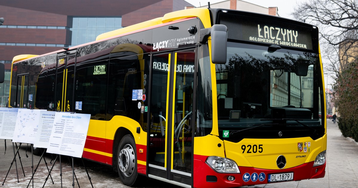 Mercedesy z AED będą wozić pasażerów aglomeracji. Trzeci etap!