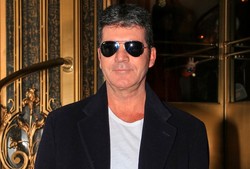 Simon Cowell kręci film o piątym Beatlesie