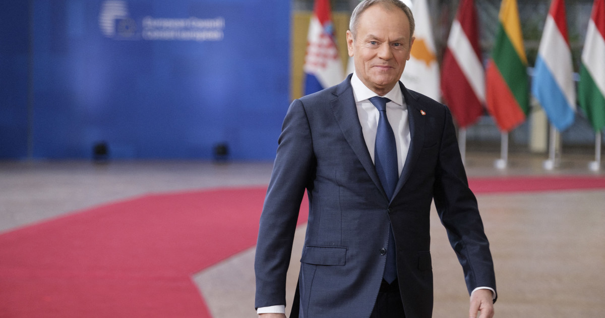 Donald Tusk parle du CPK et critique le PiS