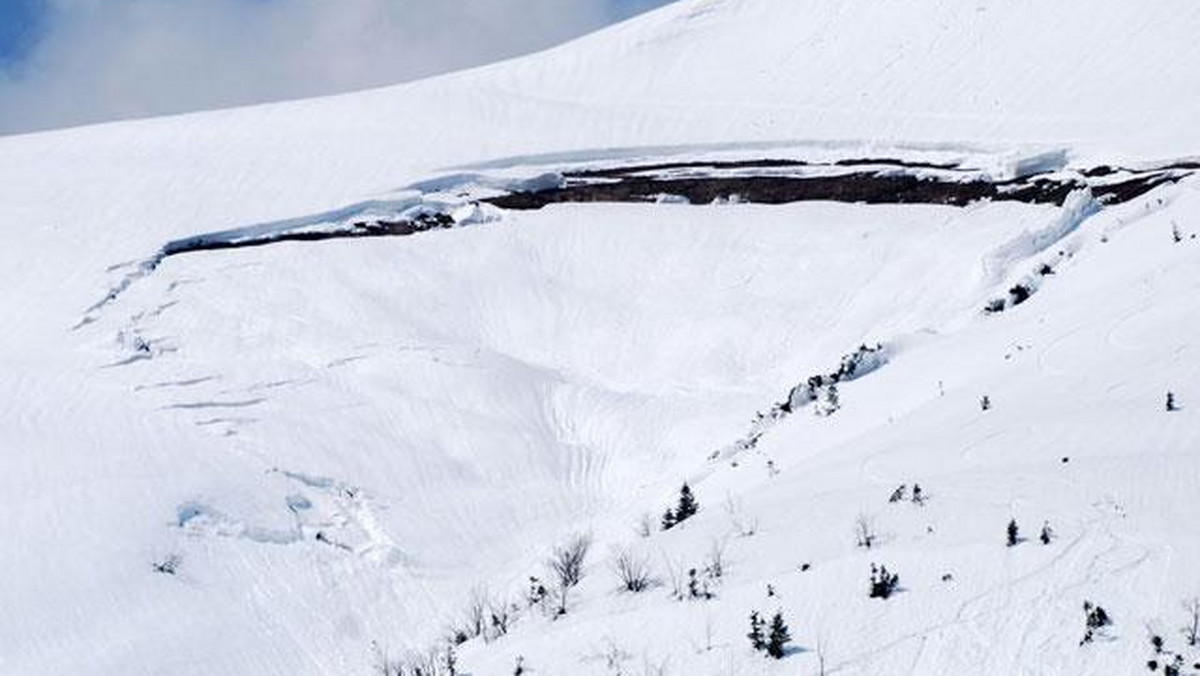 Szerzenie bezpiecznej zimowej górskiej turystyki mają na celu Dni Lawinowo-Ski-Tourowe organizowane w weekend w Dolinie Pięciu Stawów Polskich w Tatrach.