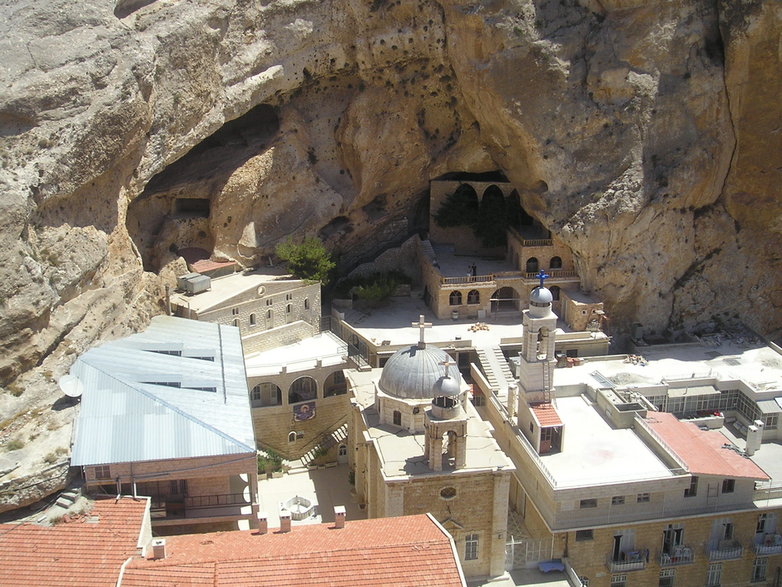 Klasztor św. Tekli by Heretiq - Own work, CC BY-SA 3.0, https://commons.wikimedia.org/w/index.php?curid=276318