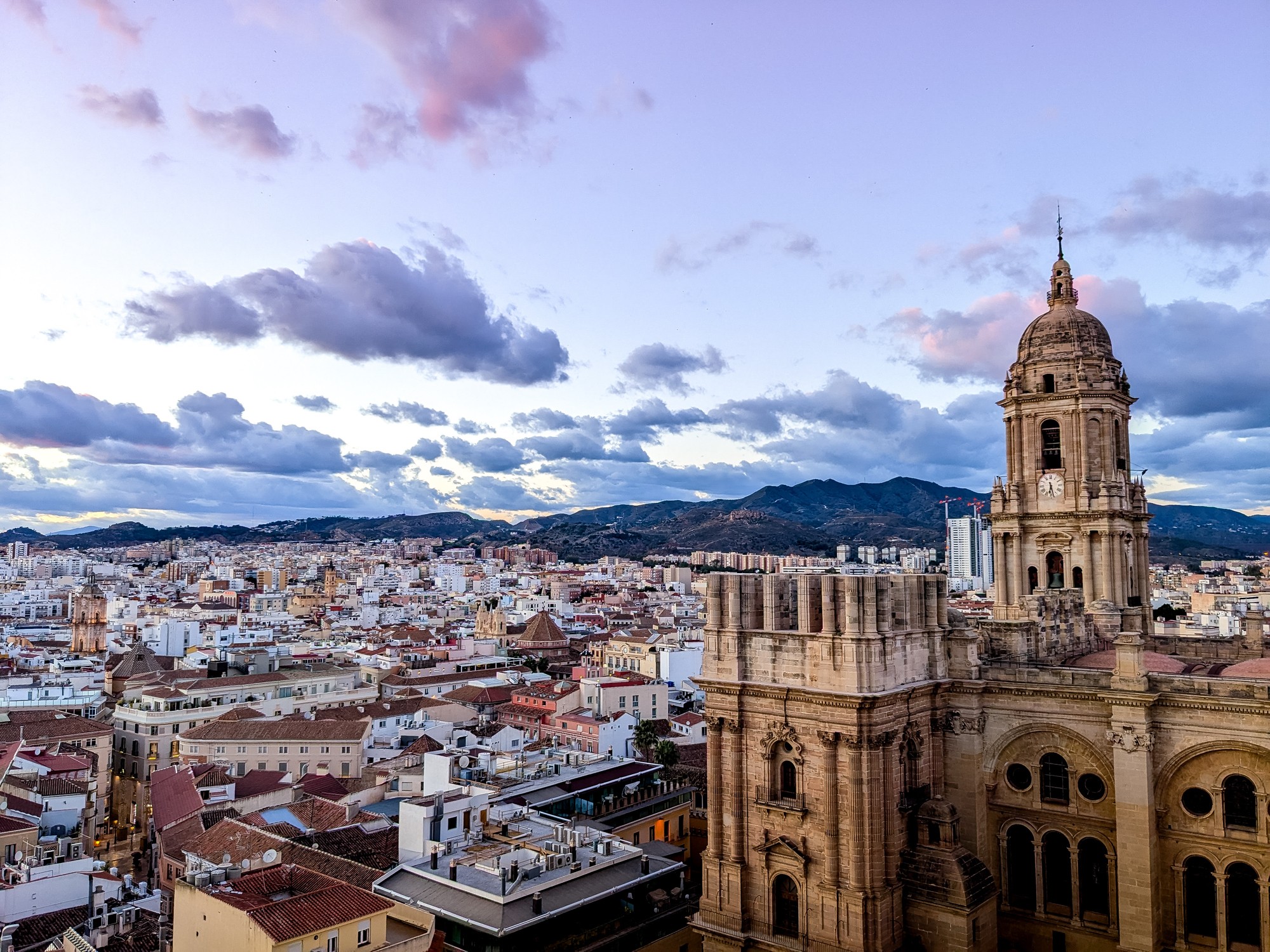 Do španielskeho mesta Malaga zavíta každoročné veľké množstvo turistov.