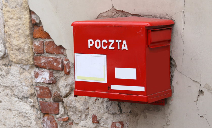 Skrzynki pocztowe w Polsce. Ich liczba spadała z roku n rok