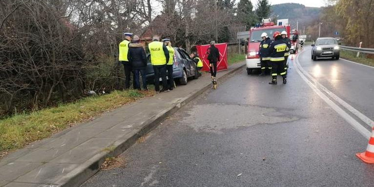 Makabryczny wypadek. Nie żyje 21-latka przygnieciona przez własne auto