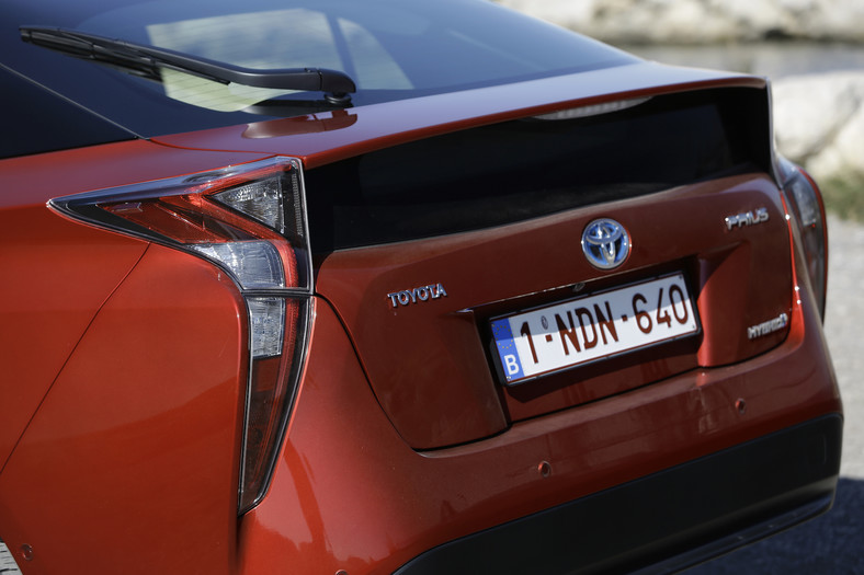 Toyota Prius IV - całkiem nowa jakość hybrydy