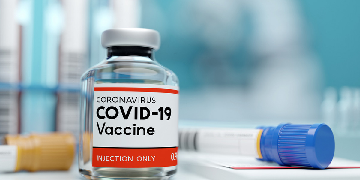 Potencjalna szczepionka przeciw Covid-19 opracowana przez państwową chińską grupę farmaceutyczną Sinopharm nie będzie kosztować więcej niż 1000 juanów (533 zł) za dwie dawki.