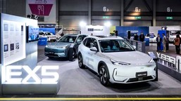 5000 aut sprzedali w ciemno. nowy suv wjeżdża do polski