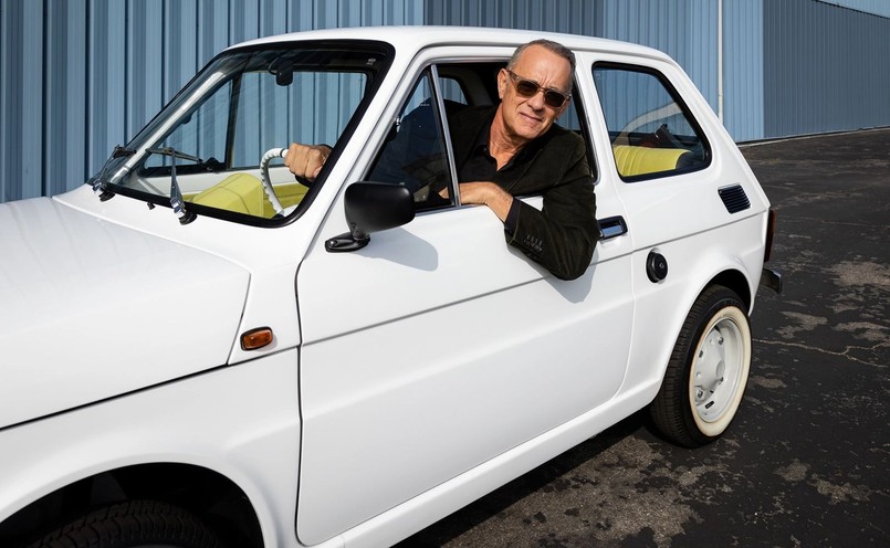 Fiat 126p, którego dostał Tom Hanks, sprzedany za ponad 363 tys. zł