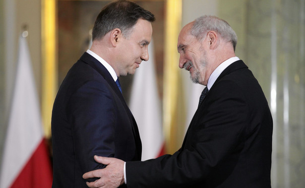 Cichy konflikt na linii Duda-Macierewicz? Nie będzie nominacji generalskich 11 listopada