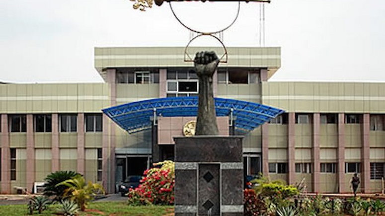 Speaker orders shutdown of Enugu Assembly Complex. (Businessday)