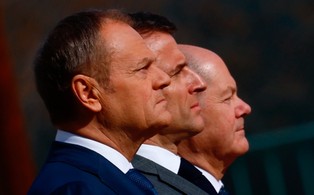 Węgierski dziennik: Przywódcy państw Trójkąta Weimarskiego biją w bębny wojenne