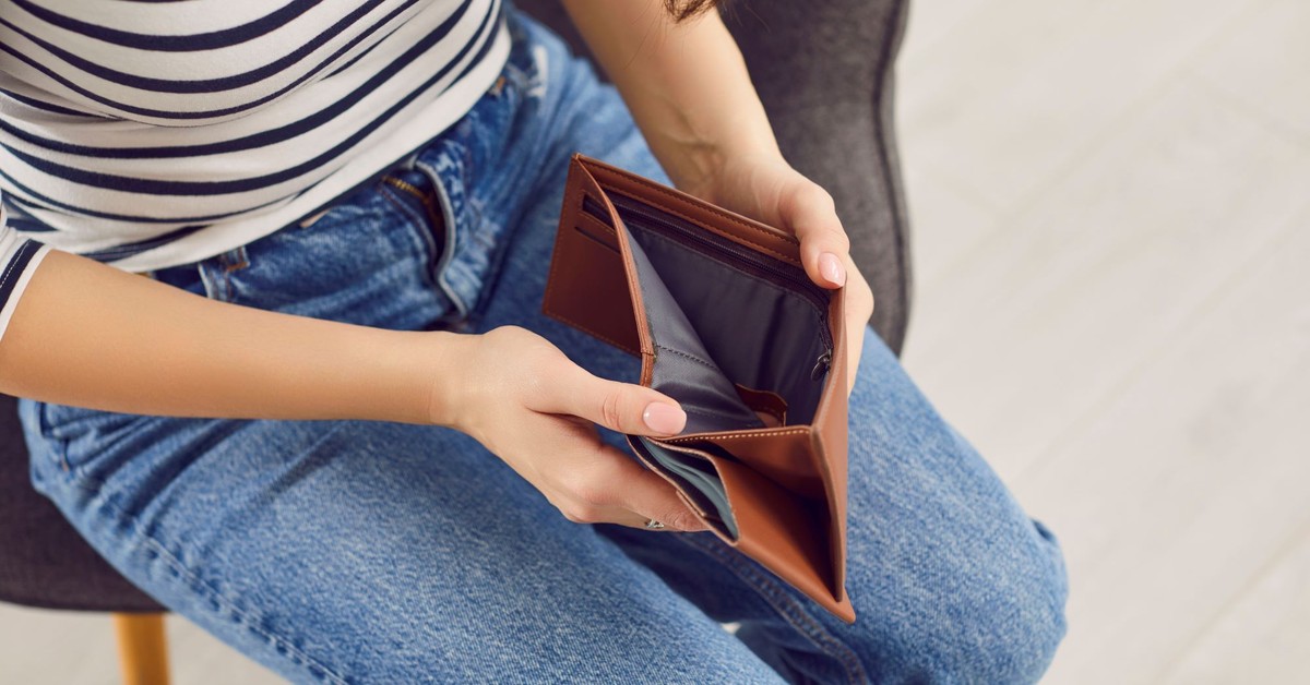 Zasiłek okresowy 2026: kto dostanie pieniądze z MOPS i ile realnie trafi na konto