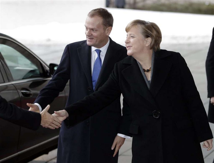 Cmok, cmok! Tak Tusk witał się z Merkel