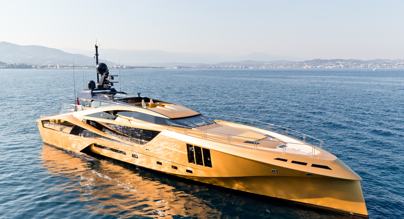 Khalilah is the world's first all-carbon yacht. Its carbon composite construction was designed to give optimal fuel consumption, even when cruising at its max speed of 26 knots. In addition, it has an exterior finish of custom Cordova gold.