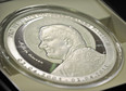 WARSZAWA NAJWIĘKSZA MONETA Z WIZERUNKIEM JANA PAWŁA II ( moneta z wizerunkiem Jana Pawła II )