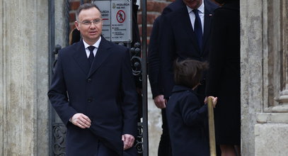 Czuły gest prezydenta w czasie składania wieńca na Wawelu. Jego uwagę zwrócił mały chłopiec [WIDEO]