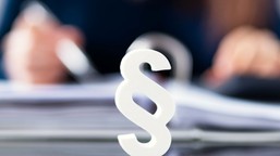 sąd i odwołania darowizny. babcia chciała decydować o wychowywaniu wnuczki, co spotkało się z oporem