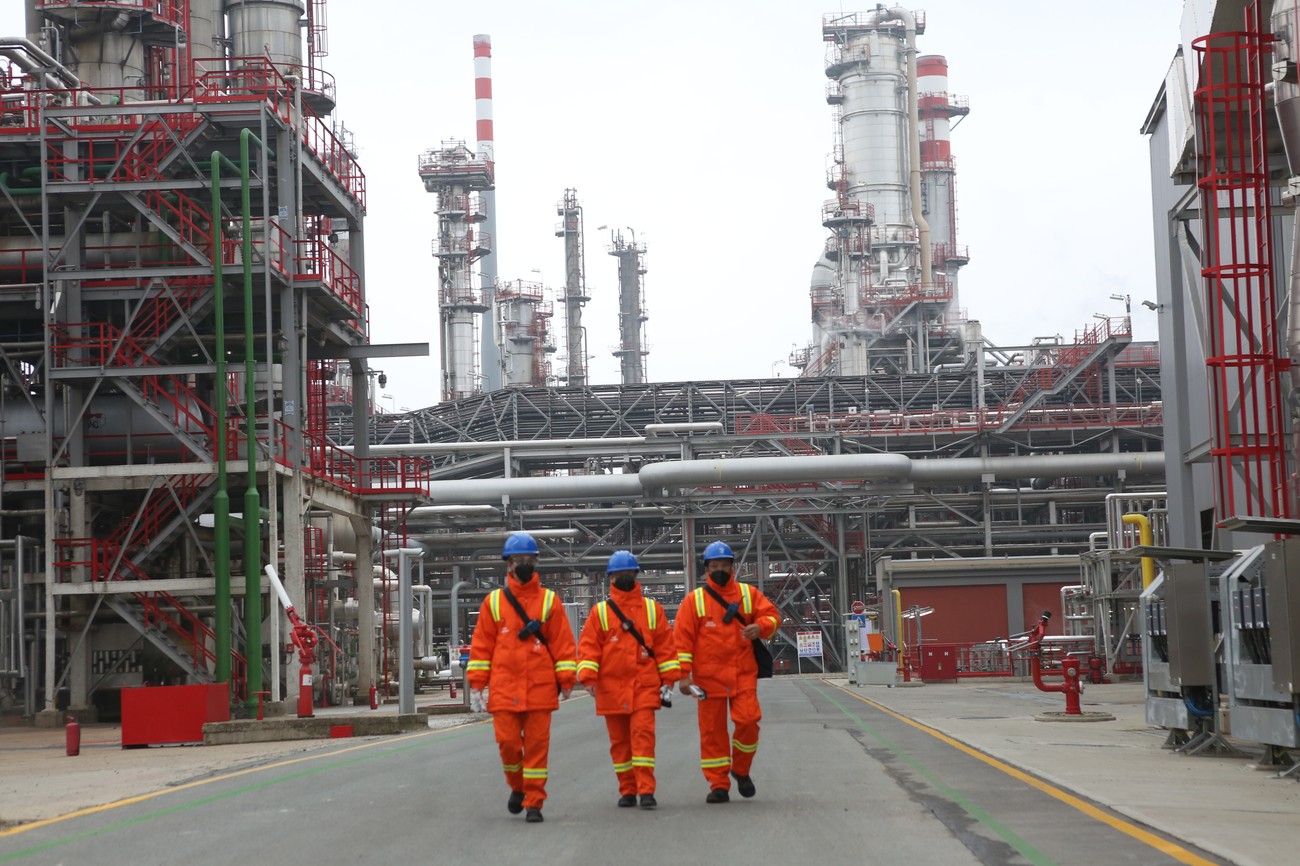 Rafineriju pune azotom da ne bi korodirala! Ovako izgleda gašenje pogona u praksi: Obustava rada postrojenja u Pančevu mogla bi da traje danima