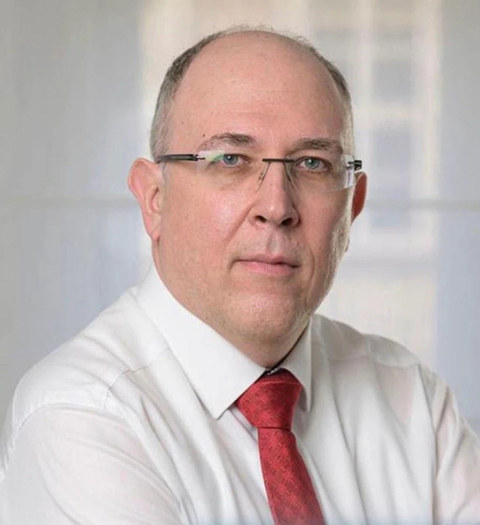 Pre svakog uklanjanja promena na koži potrebno je uraditi dermoskopski pregled, kaže prof. dr Željko Mijušković