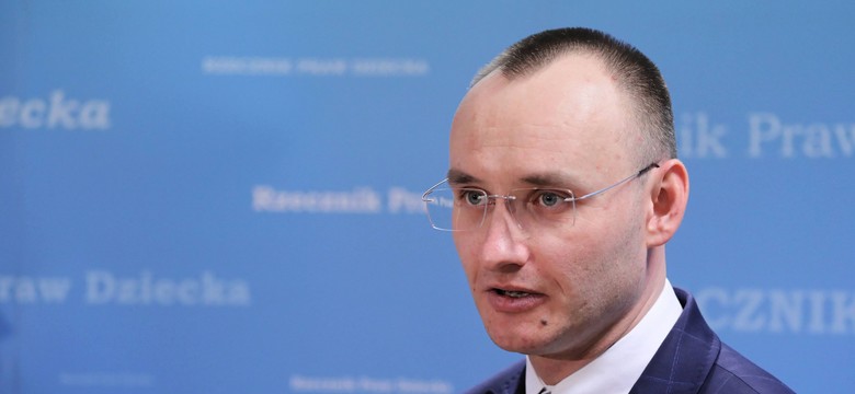 RPD popiera projekt Dudy. "Gdy powstawała konstytucja, nie przewidywano zmian w mentalności..."