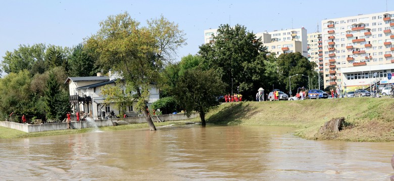 Nysa odwołuje ewakuację. O godz. 8 zawyły syreny