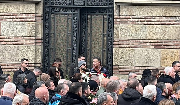 Veljko i Bogdana na sahrani Željka Rutovića