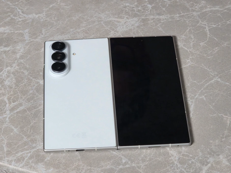 Z Fold 8 Ultra