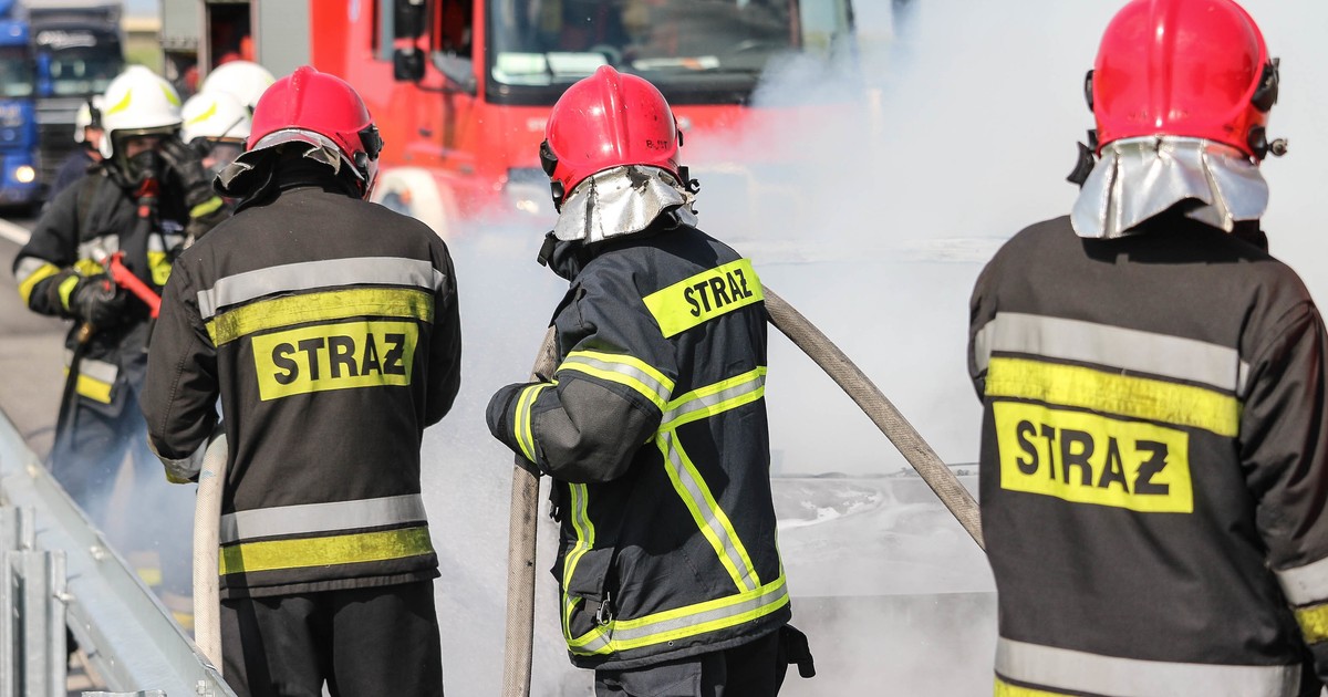 Piastów w płomieniach: Potężny pożar zagraża bezpieczeństwu mieszkańców pod Warszawą