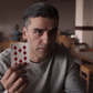 Oscar Isaac w filmie „Hazardzista w reż. Paula Schradera