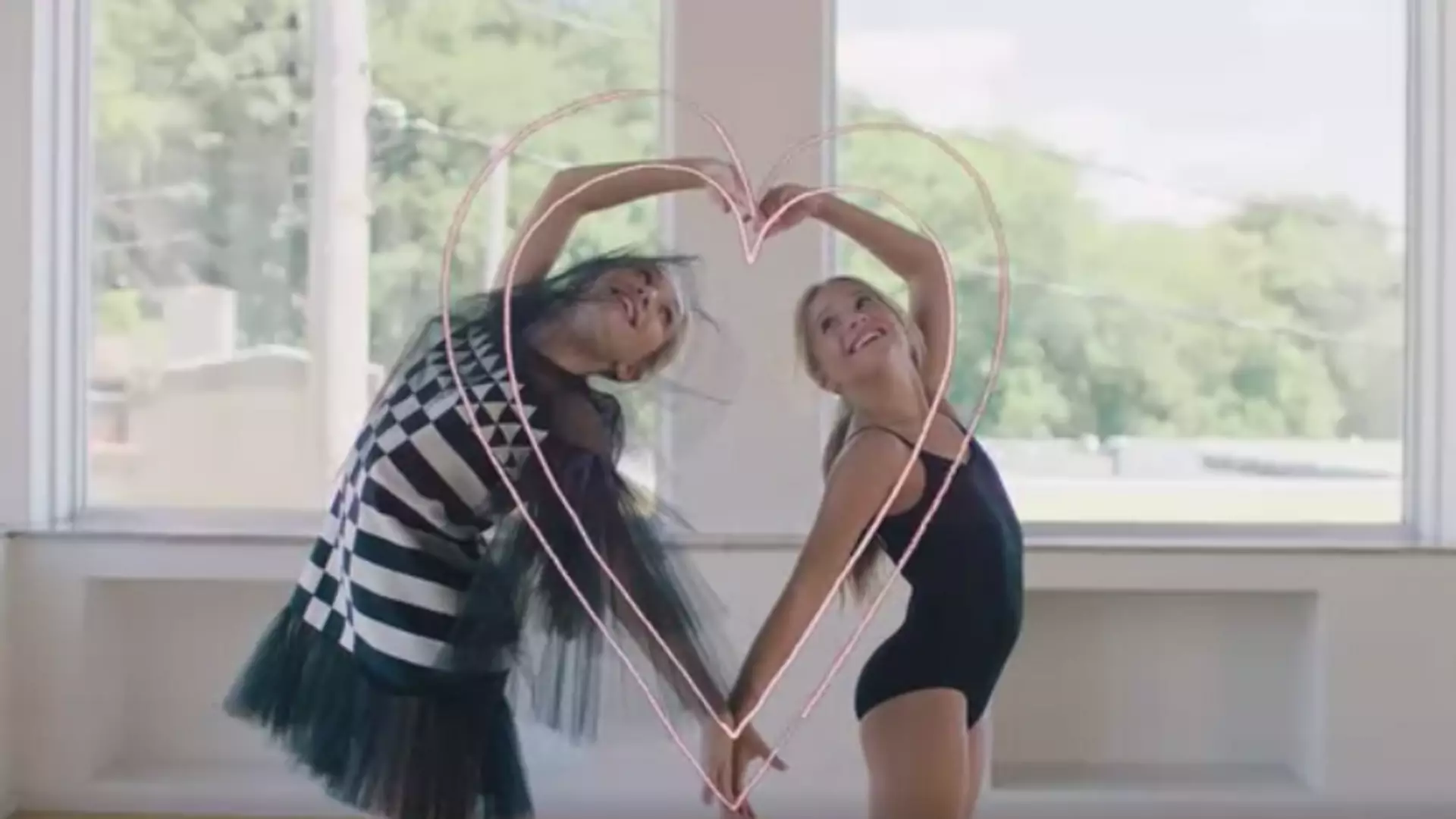 Trendy na jesień 2015 przedstawiają... małe baletnice ♥♥♥ (taneczne wideo)