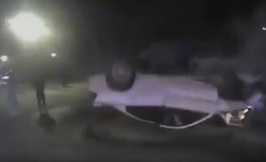 Automobil tinejdžera se prevrnuo i zapalio