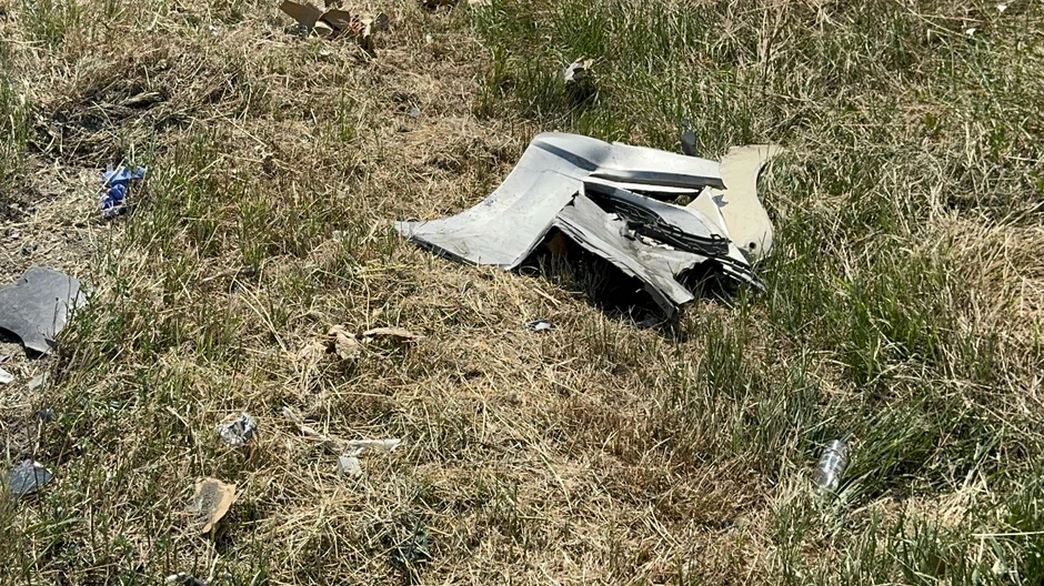 Delovi koji su od sudara otpali sa Katarininog automobila