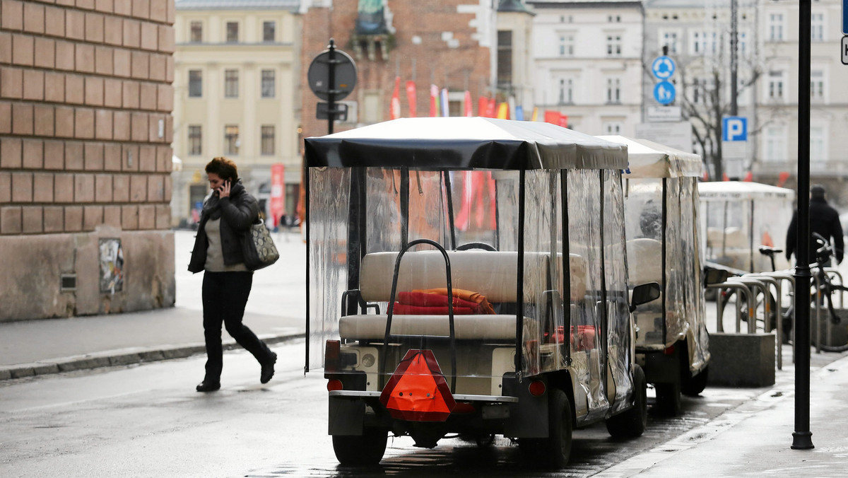 Prokuratura rejonowa z Nowej Huty odmówiła wszczęcia śledztwa ws. zarządzenia prezydenta Krakowa dotyczącego nowego regulaminu dla meleksów oraz związanych z tym działań ZIKiT-u. Zmiany ostro oprotestowali przedsiębiorcy, ale śledczy nie dopatrzyli się znamion przestępstwa.