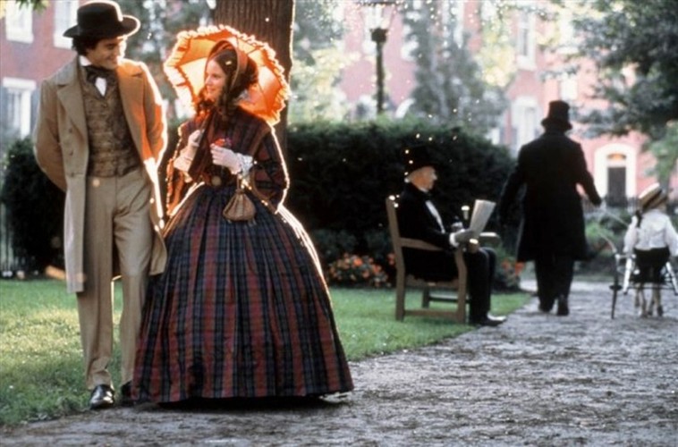 Głośne filmy z kostiumami Anny Biedrzyckiej-Sheppard: 'Plac Waszyngtona'