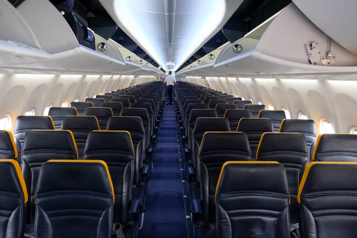 Ryanair bəzi uçuş marşrutlarını ləğv edir – Populyar istiqamətlərə təsir edəcək
