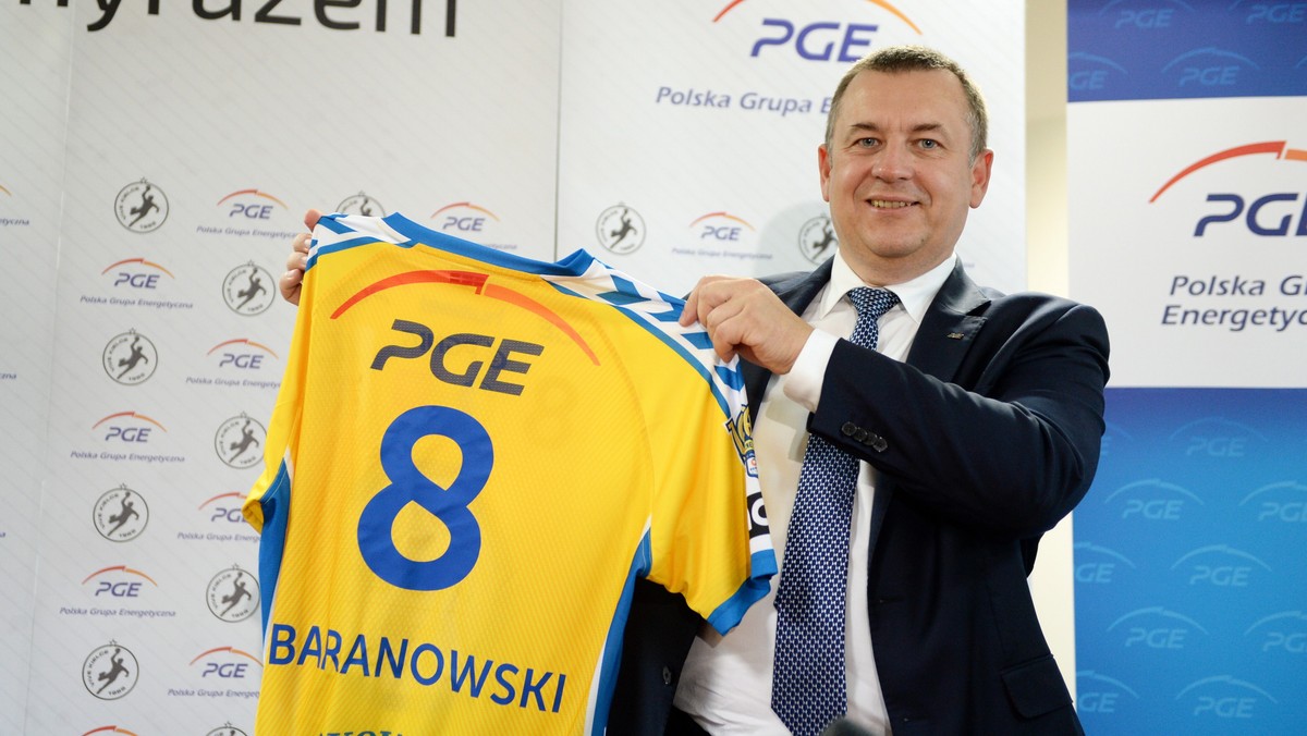 PGE Polska Grupa Energetyczna została partnerem tytularnym Vive Kielce, a więc najbardziej uznanego polskiego klubu piłki ręcznej. Od tego momentu najlepsza drużyna szczypiornistów w kraju i były zwycięzca Ligi Mistrzów nosi nazwę PGE Vive Kielce. Umowę, o której mówiło się w stolicy regionu świętokrzyskiego od kilku tygodni, podpisano na rok.